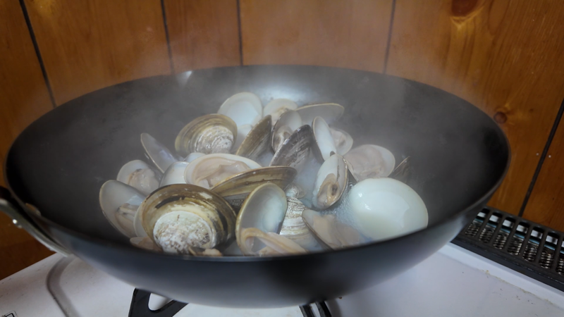 ハマグリの酒蒸し｜開いた画像