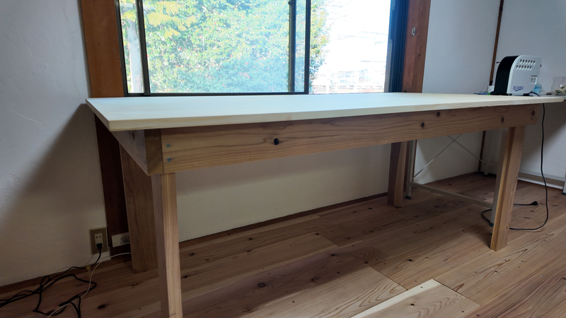 自作作業テーブルの画像｜絵画教室ロク