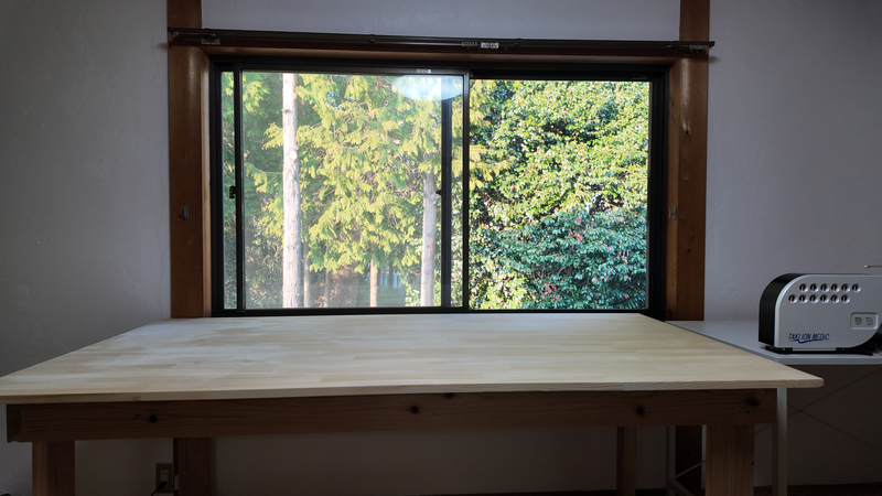 自作作業テーブルの画像｜絵画教室ロク